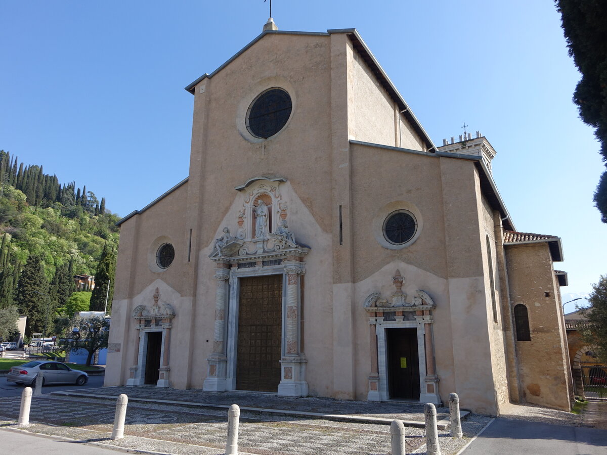 Toscolano, Pfarrkirche San Pietro und Paolo, erbaut im 16. Jahrhundert (13.04.2024)