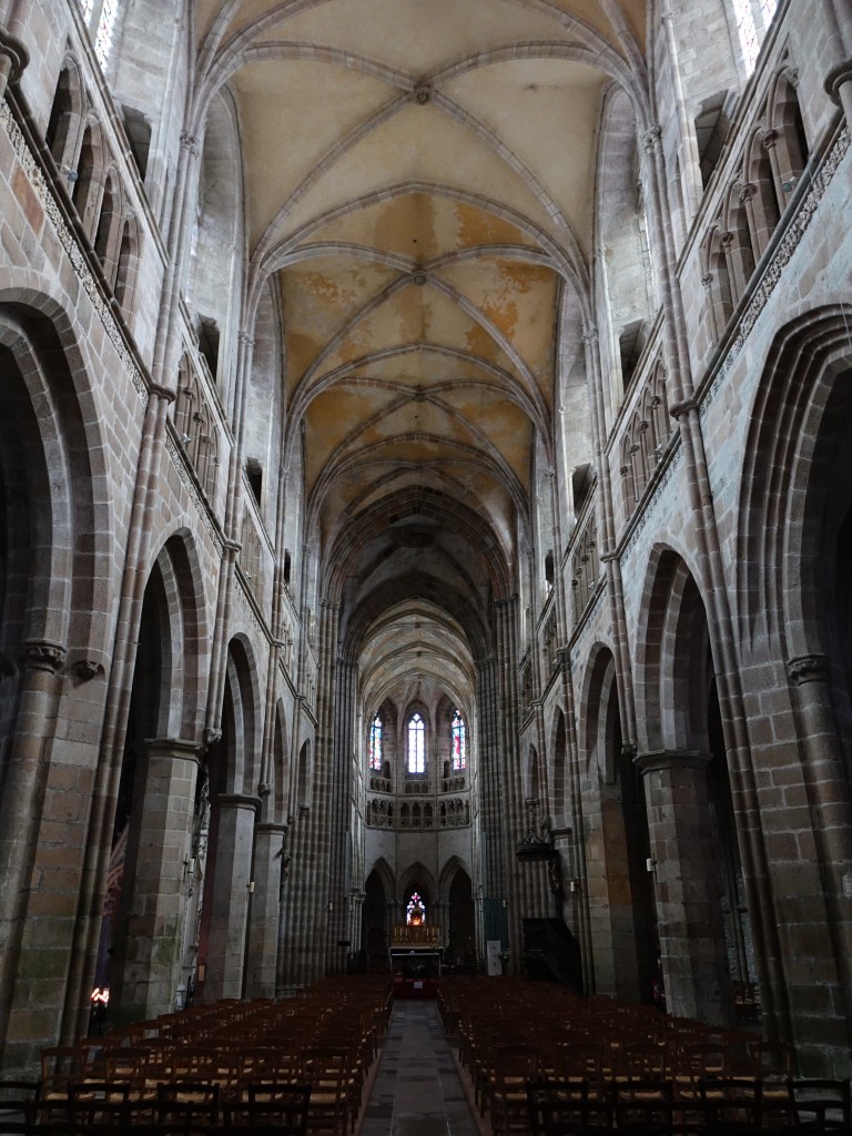 Trguier, Mittelschiff der Kathedrale Saint-Tugdual (14.07.2015)