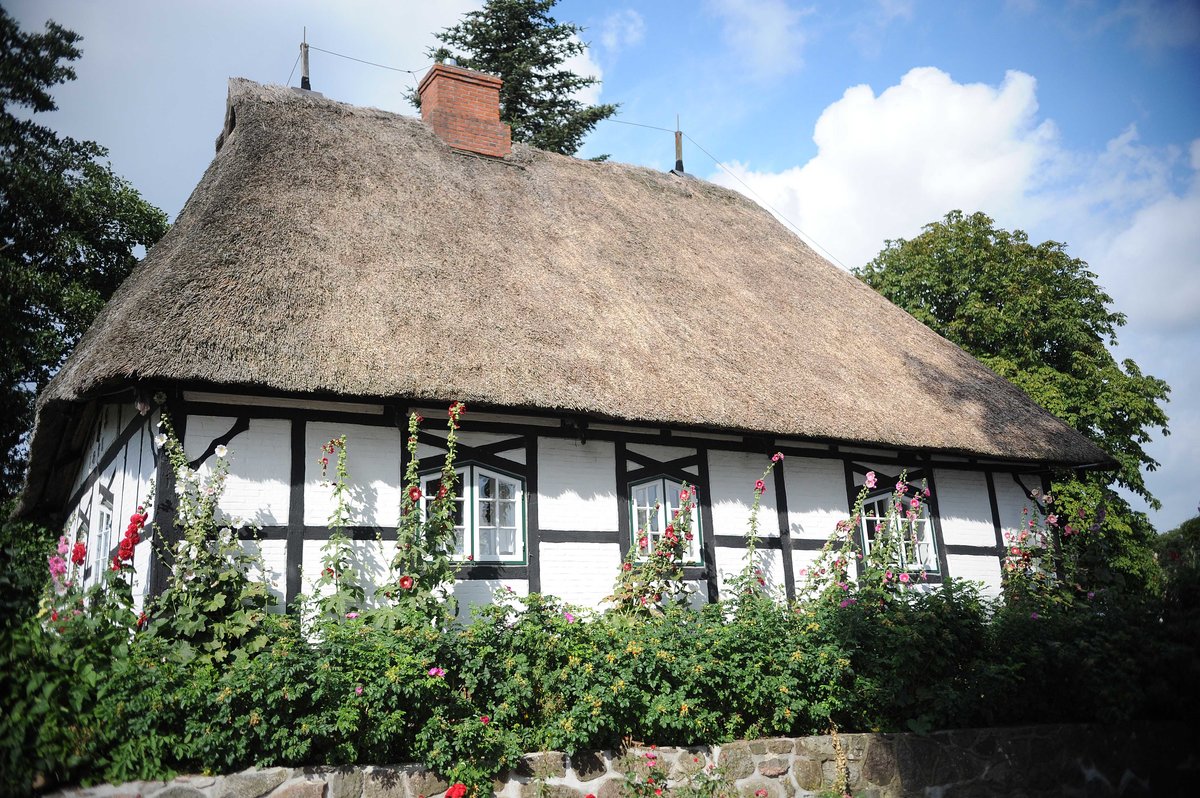 Traditionelles Reetdachhaus in Sieseby. Aufnahme: 2. August 2008.