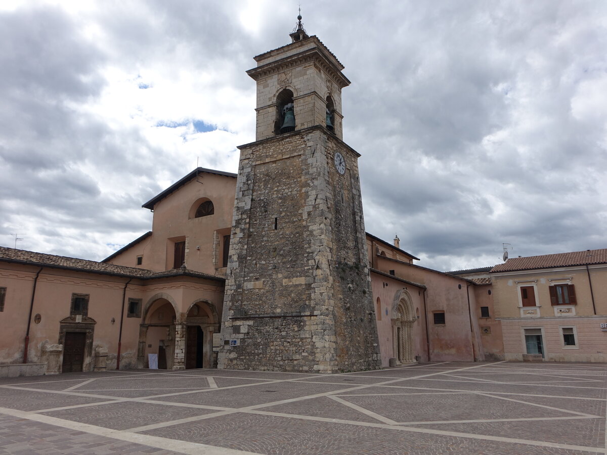 Trasacco, Pfarrkirche San Cesidio, erbaut im 11. Jahrhundert (19.09.2022)
