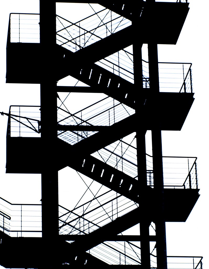 Treppen am Hauptgelnde der Zeche Zollverein. Aufnahme: Mai 2007.