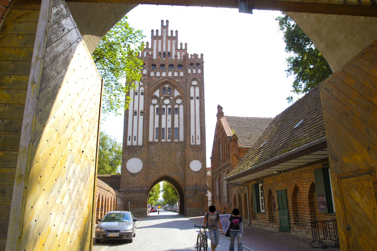 Treptower Tor in Neubrandenburg. Aufnahme: Juli 2006.