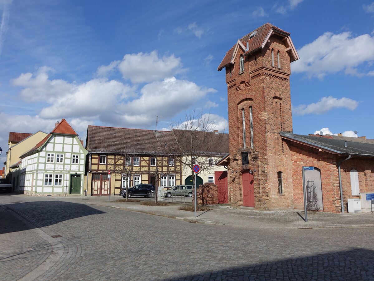 Treuenbrietzen, Fachwerkh�user und alte Feuerwehrwache in der Breite Stra�e (11.03.2026)