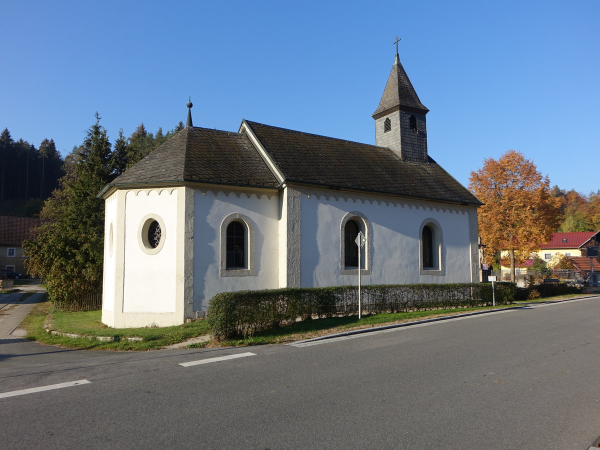 Treunitz, kath. Kapelle St. Sebastian, Saalbau mit Satteldach, erbaut im 19. Jahrhundert (14.10.2018)