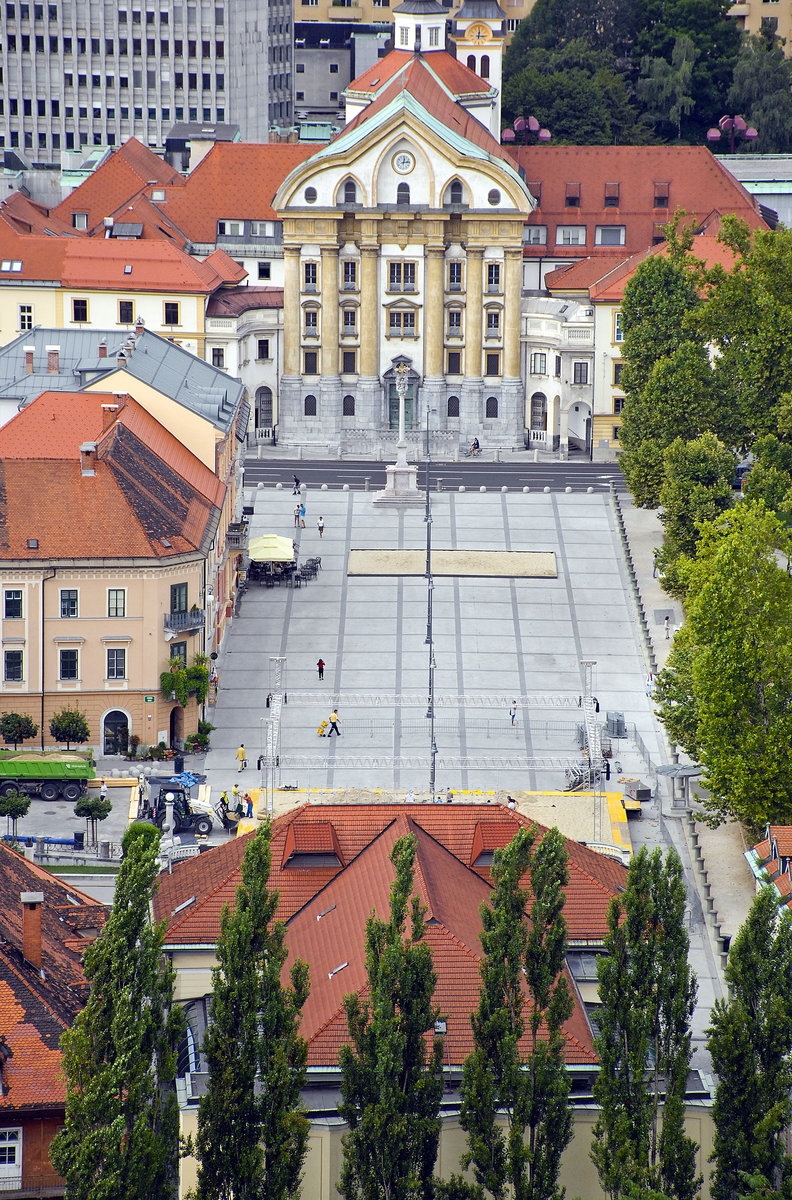 Trg Republike in Ljubljana vom Ljubljanski Grad aus gesehen. Aufnahme: 1. August 2016.