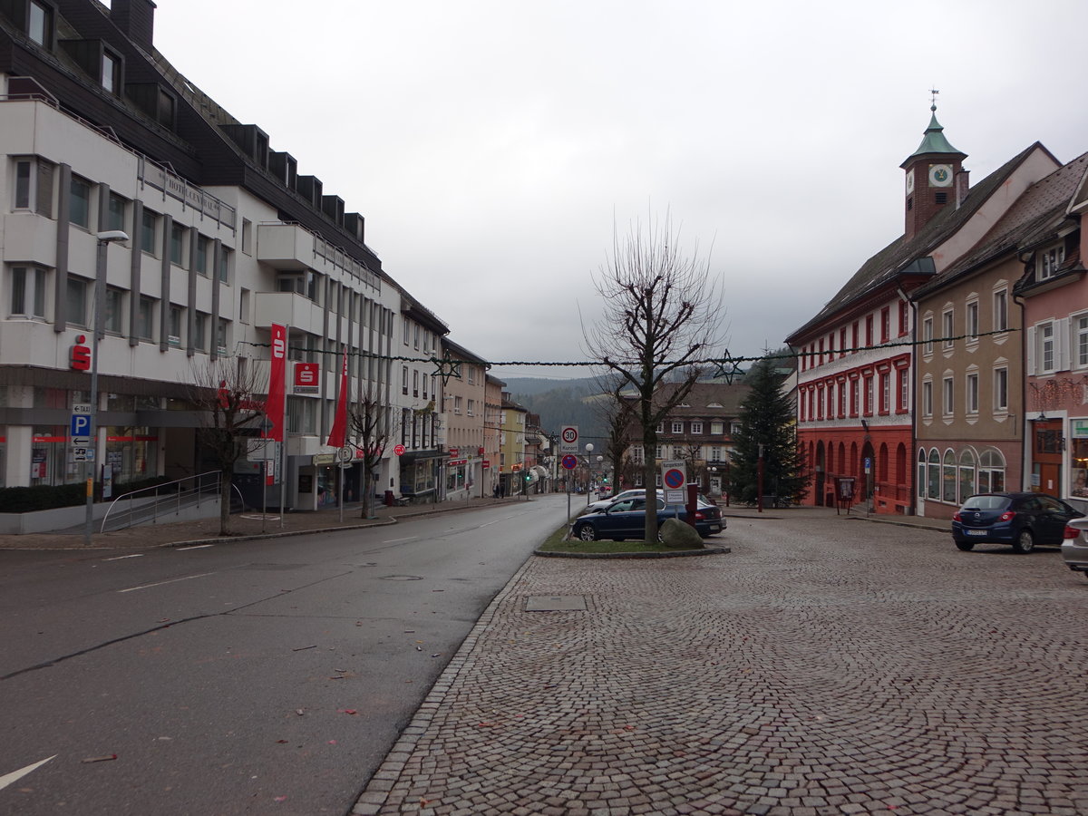 Triberg, Sparkasse und Rathaus in der Hauptstrae (01.01.2019)