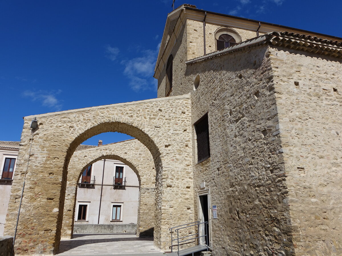 Tricarico, Kathedrale St. Maria Assunta, erbaut im 11. Jahrhundert im romanischen Stil (29.09.2022)