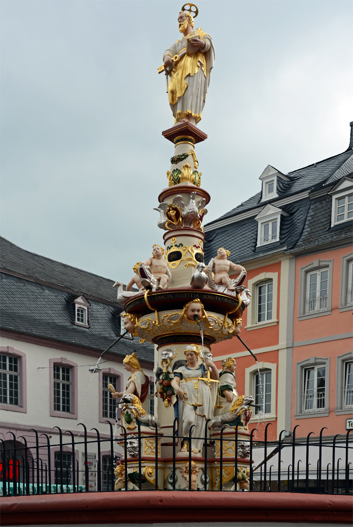 Trier - Marktbrunnen (Petersbrunnen) am Hauptmarkt - 10.09.2014