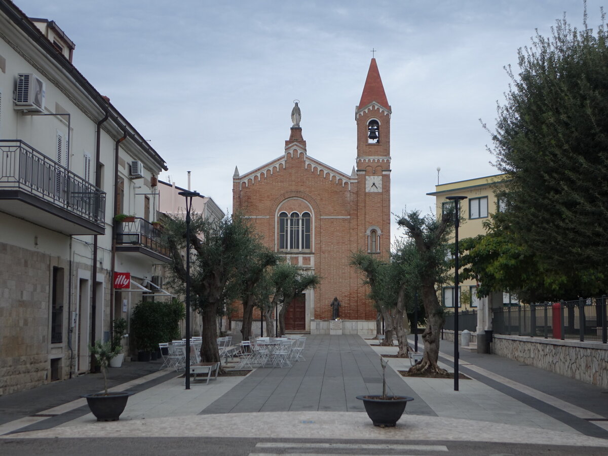 Troia, Pfarrkirche Sant Andrea an der Piazza Martiri dell Ungheria (26.09.2022)