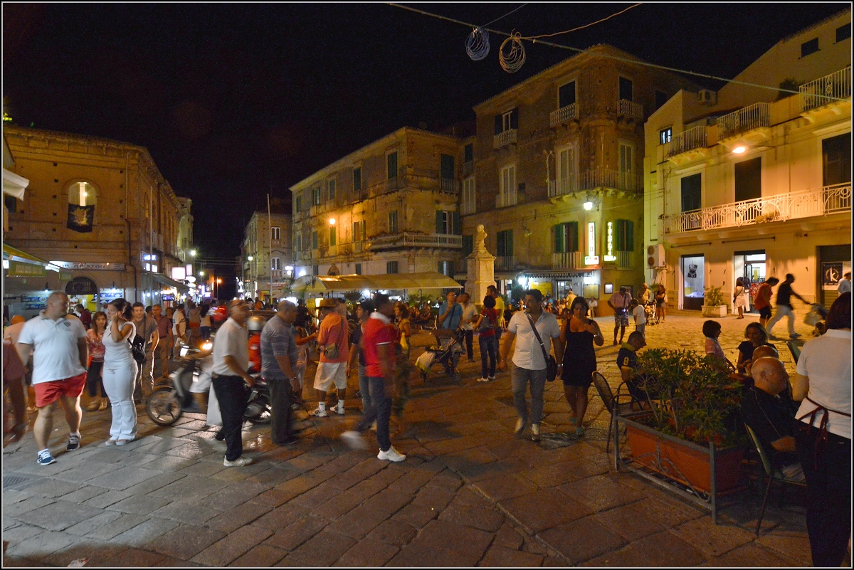 Tropea - Nachts im Touristennest in Kalabrien. Sommer 2013.