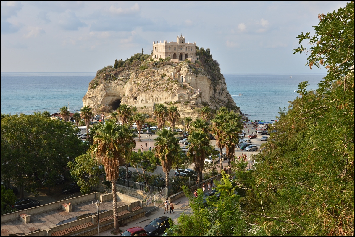 Tropea - Touristennest in Kalabrien.

Santa Maria dell Isola. Sommer 2013.