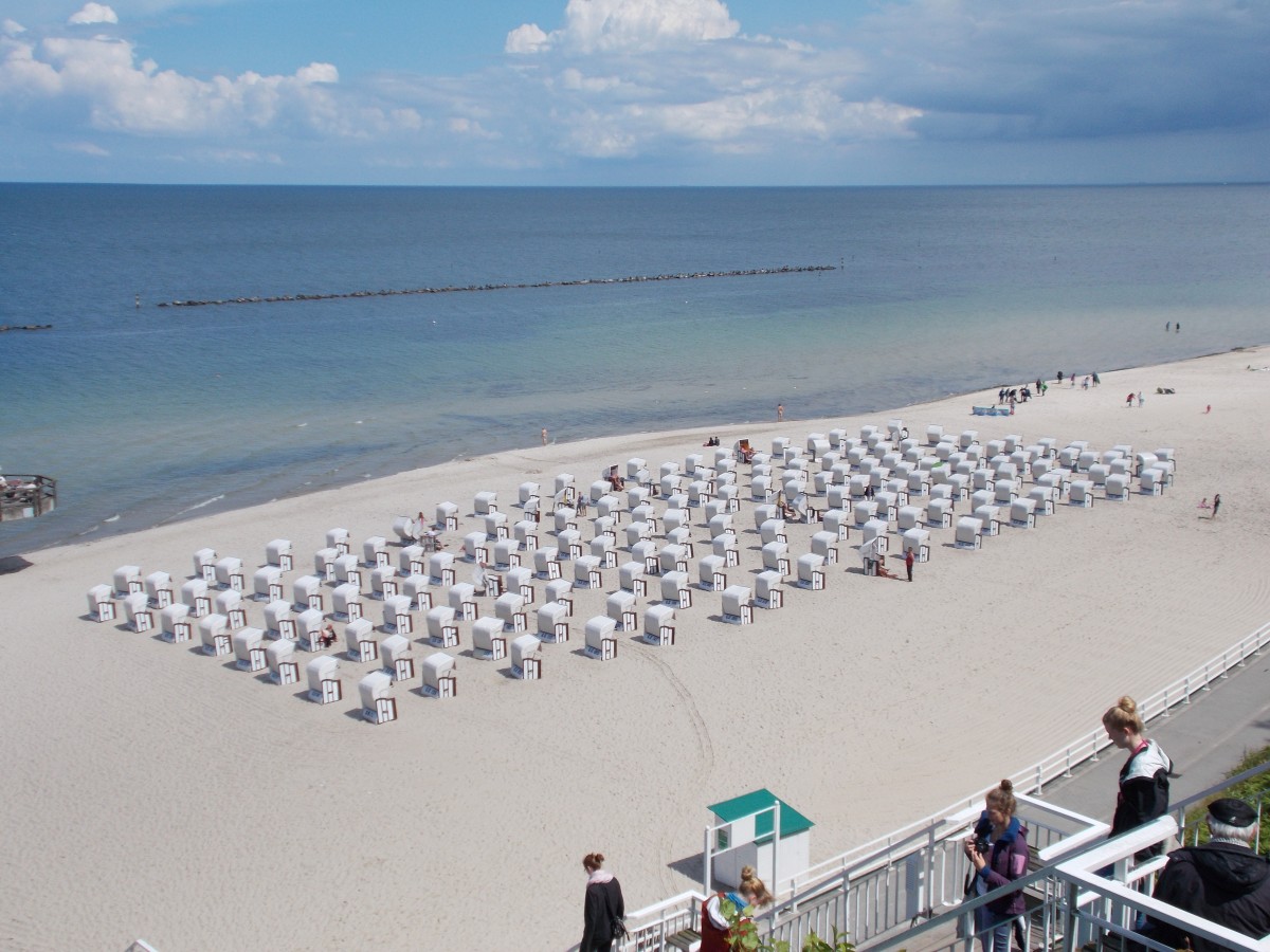 Trotz schnen Sommerwetter,am 02.Juli 2014,einsame Leere am Selliner Strand.