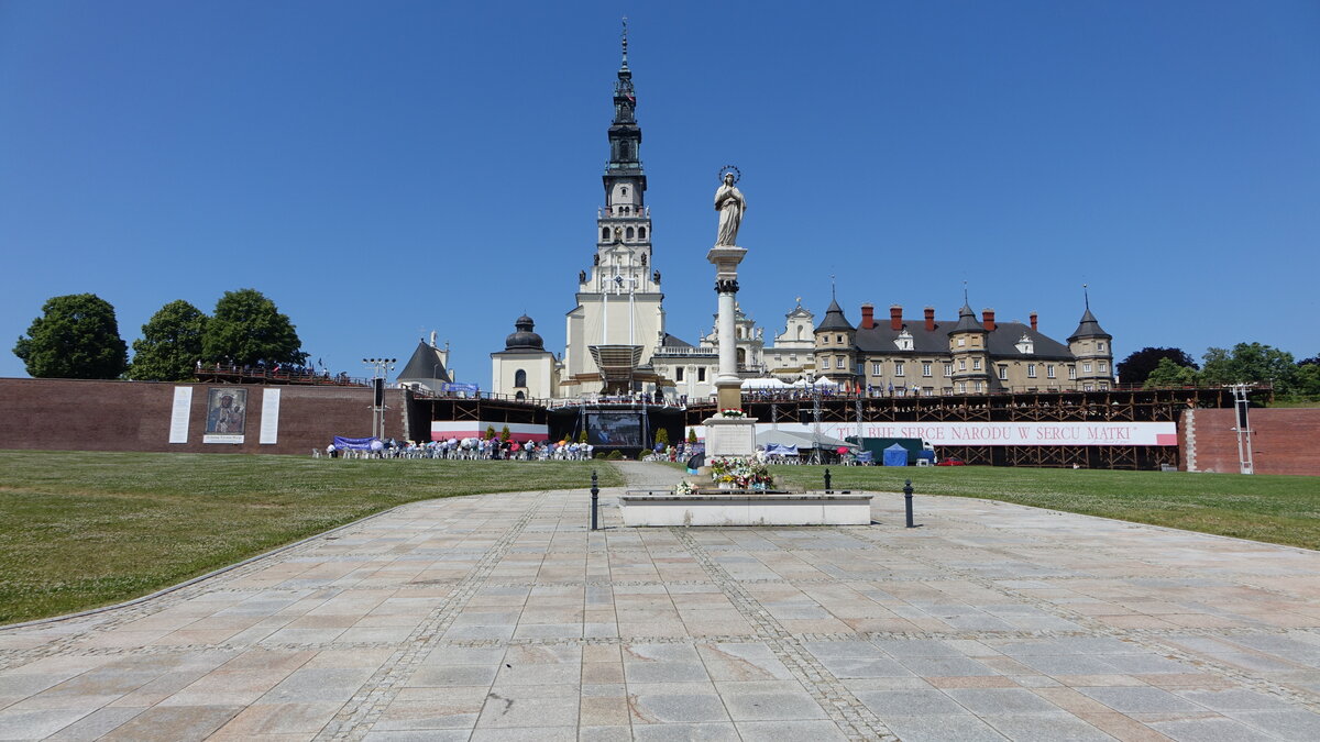 Tschenstochau, Heiliger Berg Jasna Gora mit der Wallfahrtskirche Maria Himmelfahrt, erbaut ab dem 15. Jahrhundert (19.06.2021)