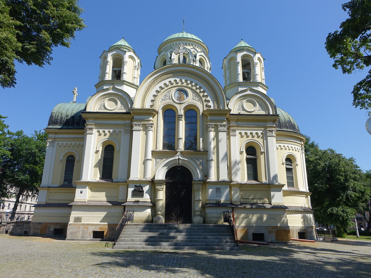 Tschenstochau, Pfarrkirche St. Jakob am Władysław Bieganski-Platz, erbaut von 1870 bis 1872 (19.06.2021)