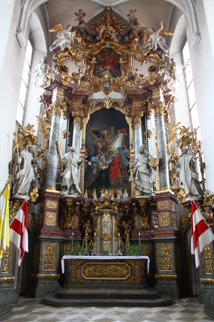 Tckelhausen, Hochaltar vom Wrzburger Hofbildhauer Johann Wolfgang von der Auwera der Klosterkirche St. Georg (26.10.2014)