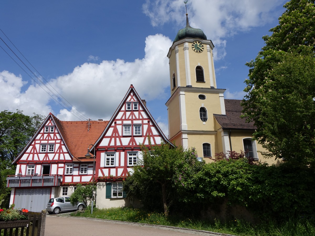 Trkheim, Ev. St. Vitus Kirche und Pfarrhaus, Kirche erbaut von 1771 bis 1772 durch 
Johann Michael Keller (10.05.2015)