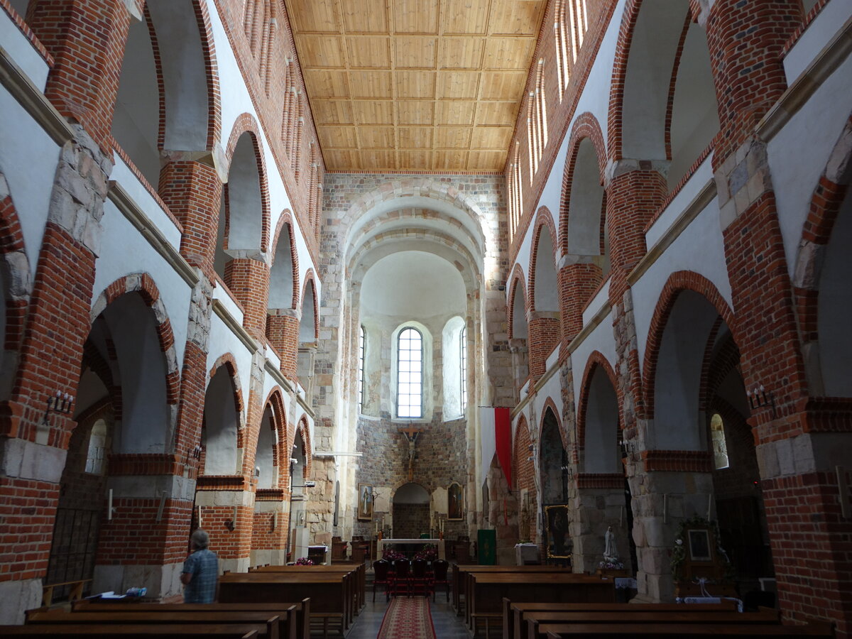 Tum, Innenraum der Kirche Heiligen Jungfrau Maria und St. Alexego (07.08.2021)