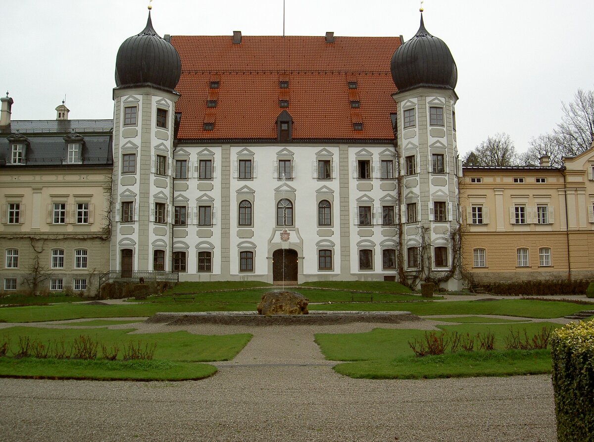 Tuntenhausen, Schloss Maxlrain, erbaut von 1582 bis 1585 (05.04.2012)