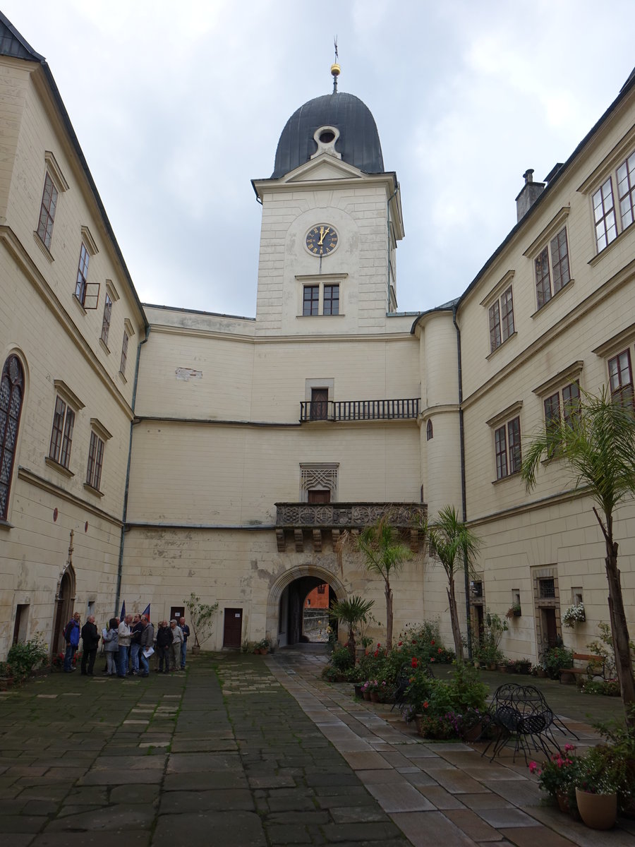 Turnov / Turnau, sptgotisches Schloss Hrub Rohozec, erbaut von 1513 bis 1516 (28.09.2019)