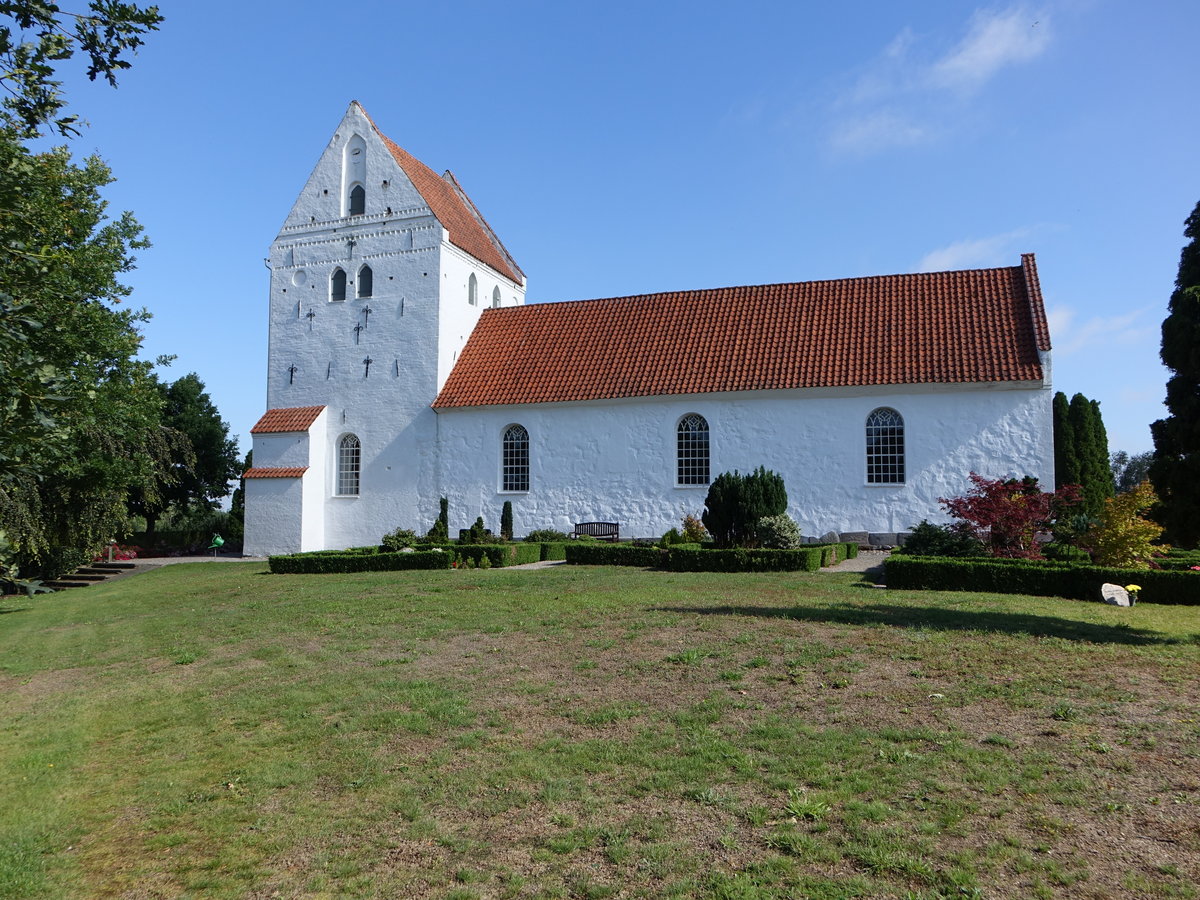 Turup, romanische Ev. Kirche am Gamtoftevej, erbaut um 1100 (23.07.2019)