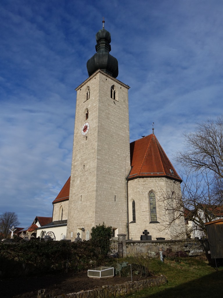 Tyrlaching, Pfarrkirche St. Johann Baptist, Tuffstein Saalkirche, erbaut 1509 (14.02.2016)