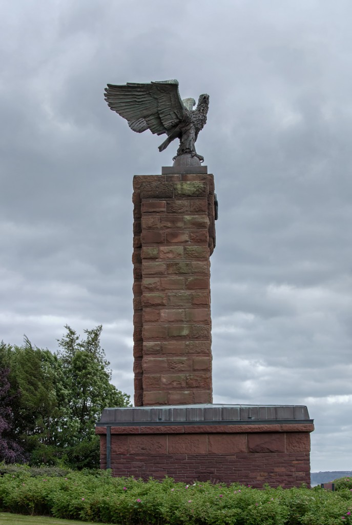 U-Boot-Ehrenmal-Mltenort in Heikendorf, hier sind auf Gedenktafeln die Deutschen U-Bootfahrere der beiden Weltkriege verewigt, die auf See geblieben sind. - 20.06.2014
