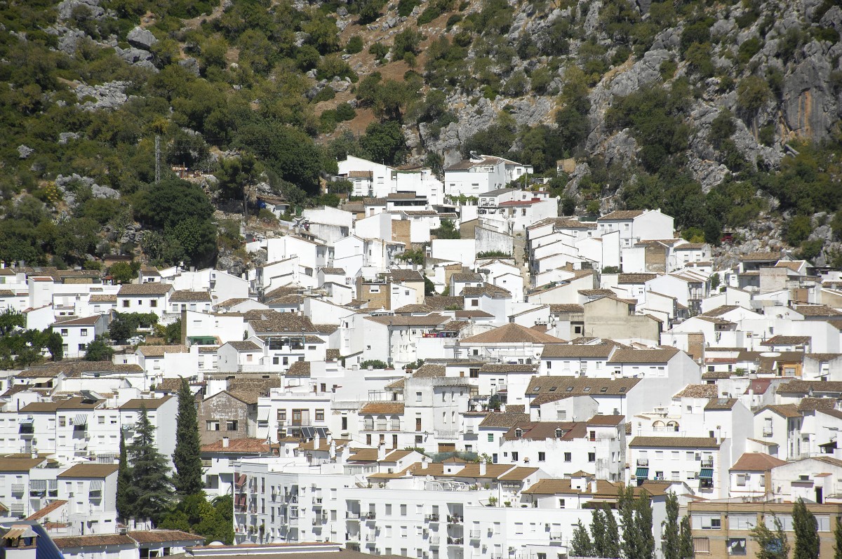Ubrique ist eine Gemeinde in der andalusischen Provinz Cdiz. Der Ort liegt im Naturpark Los Alcornocales. Aufnahme: Juli 2014.