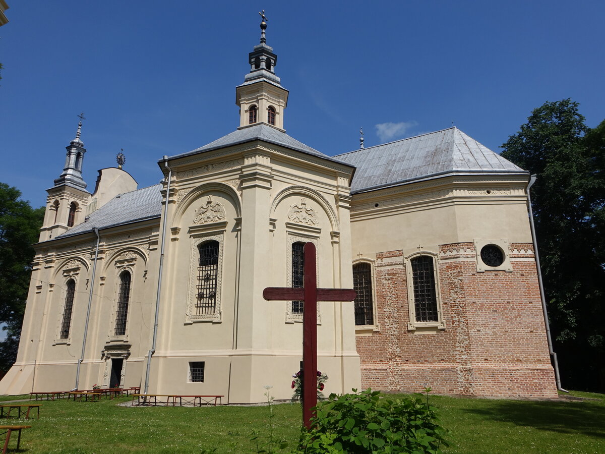 Uchanie, Pfarrkirche Maria Himmelfahrt, erbaut von 1620 bis 1625 nach Plnen von Jan Jaroszewicz und Jan Wolf im Stil der Sptrenaissance (16.06.2021)