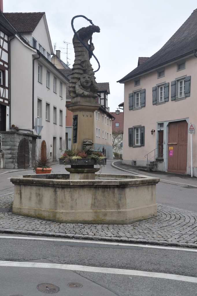 BERLINGEN (Bodenseekreis), 24.02.2015, Hanselebrunnen an der Ecke Aufkircher Strae/Friedhofstrae