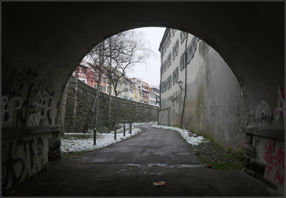 berlingen -

Der Espachgraben  ist Teil eines 3 km langen Befestigungssystems der Stadt berlingen am Bodensee. Hier im Bogen unter der Franziskanerstrae.

08.10.2018 (M)

