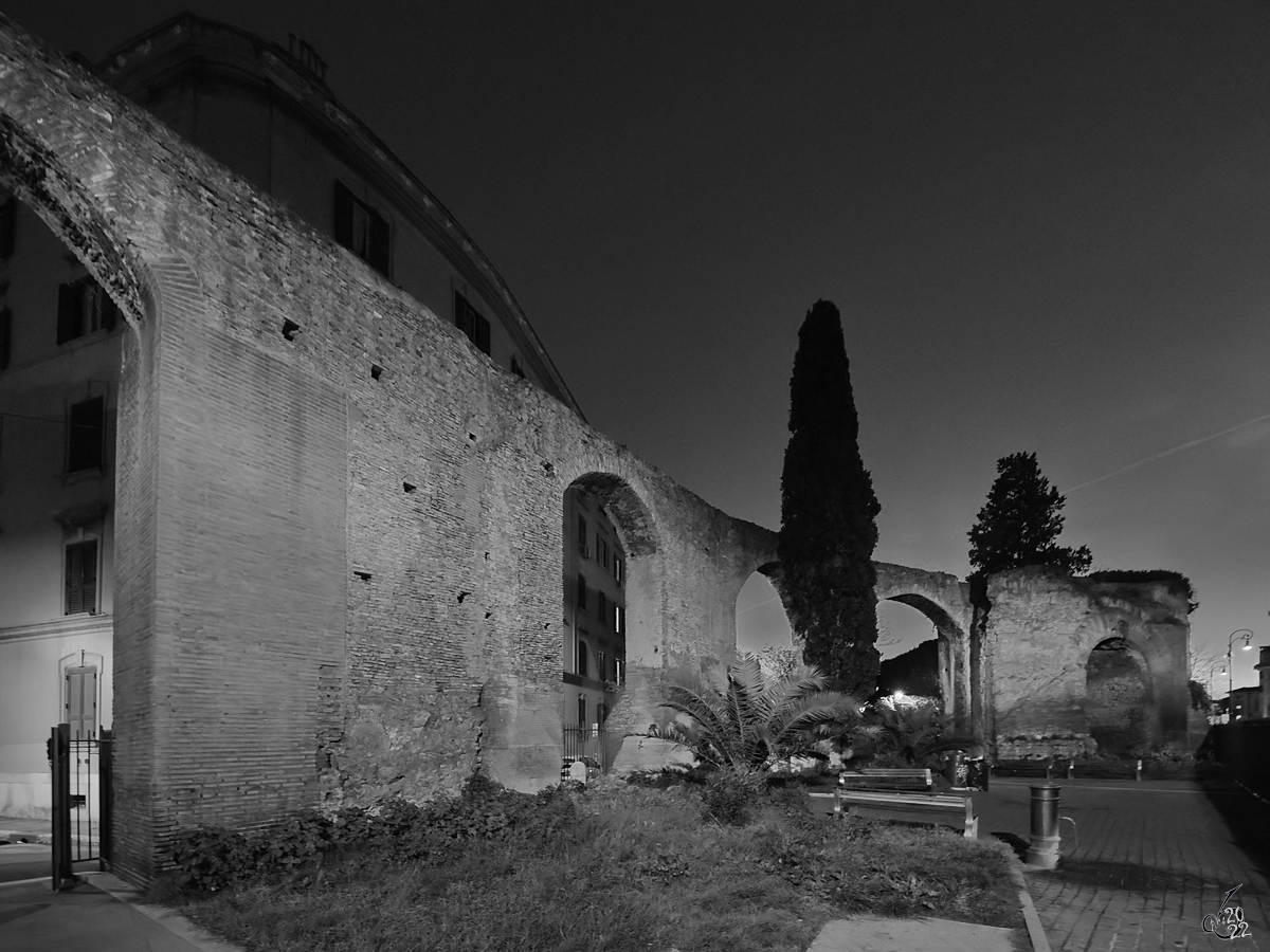berreste eines Aqudukts in Rom. (Dezember 2015)