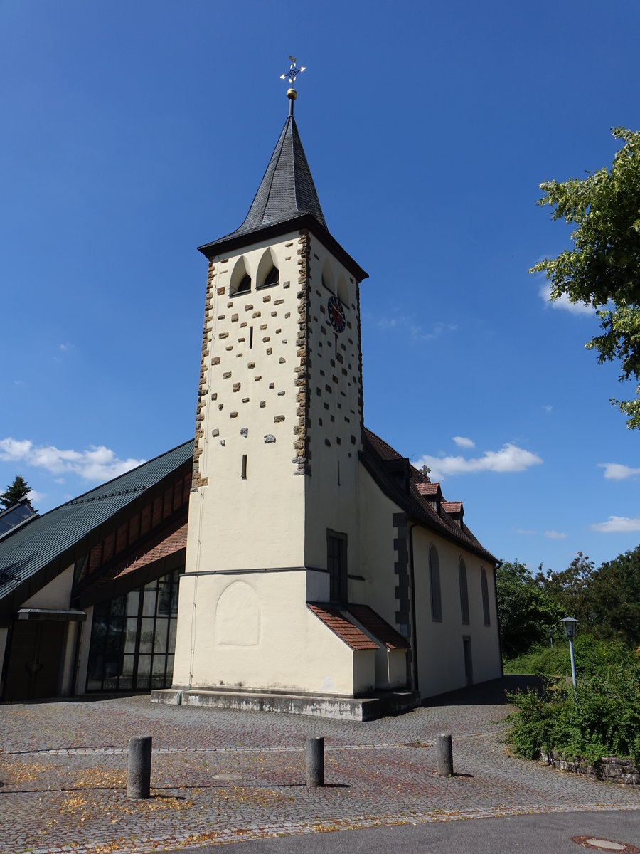 chtelhausen, kath. Kuratiekirche St. Jakobus, Chorturmkirche, Langhaus erbaut 1687, moderne Erweiterung nach Westen (07.07.2018)