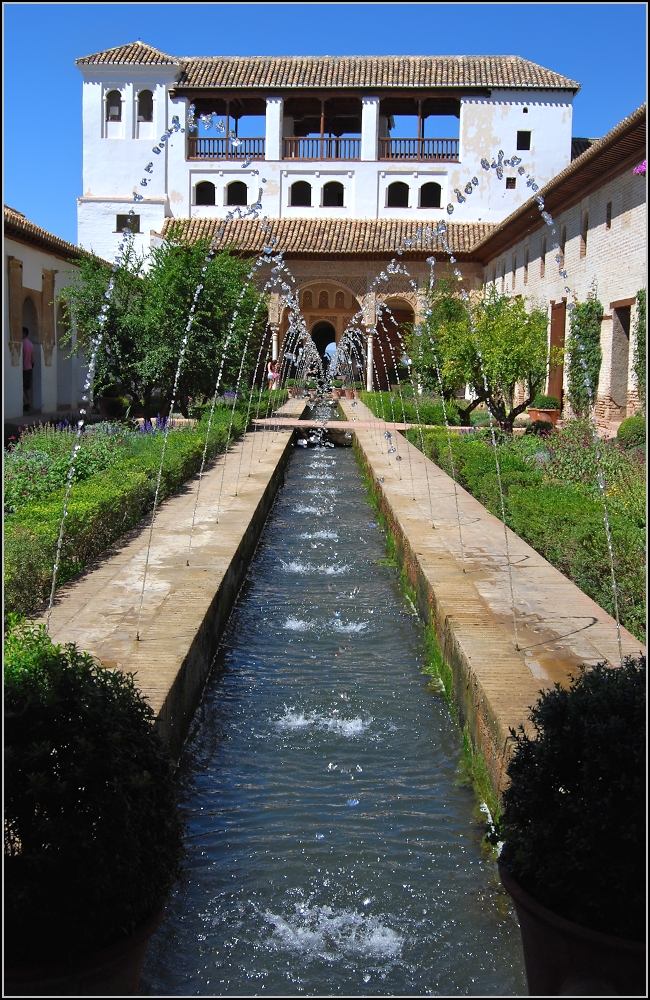 <U>Generalife.</U>

Als htte ein amerikanisches Schnellrestaurant Pate gestanden... Granada, Herbst 2010.