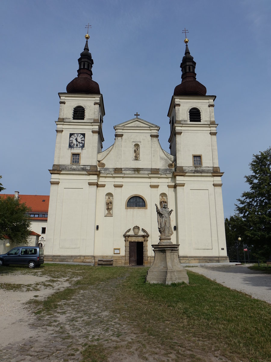 Uhersky Brod / Ungarisch Brod, Dominikanerkirche zur unbefleckten Empfngnis am Marianske Namest, erbaut im 18. Jahrhundert (02.08.2020)
