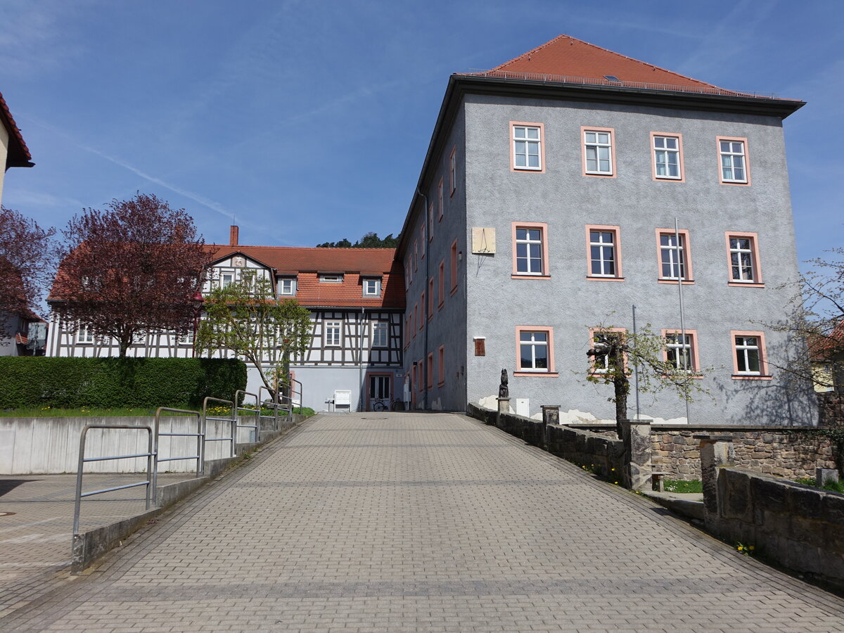 Uhlstdt-Kirchhasel, Rathaus in der Jenaische Strae (22.04.2023)