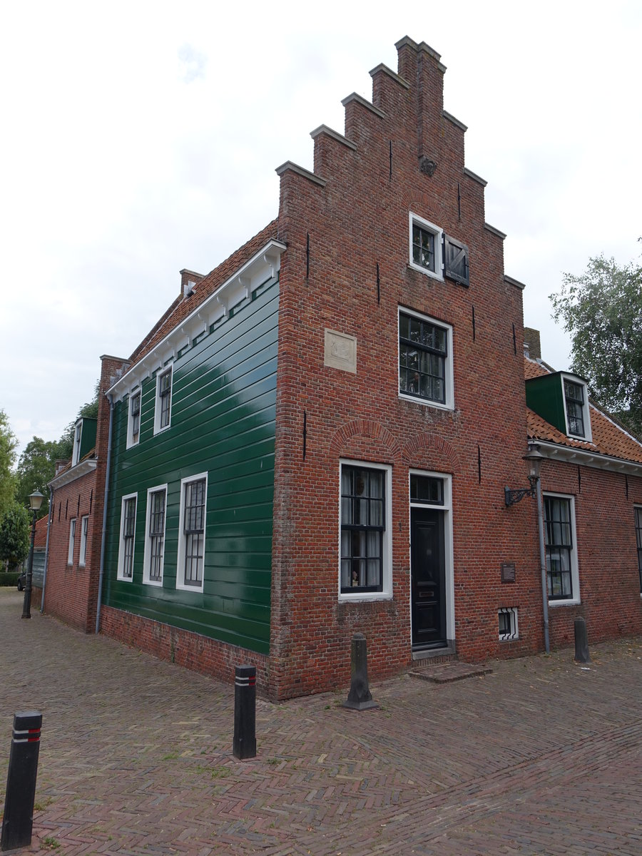 Uitgeest, De Swaen Huis in der Schevelstraat, erbaut im 17. Jahrhundert (26.08.2016)