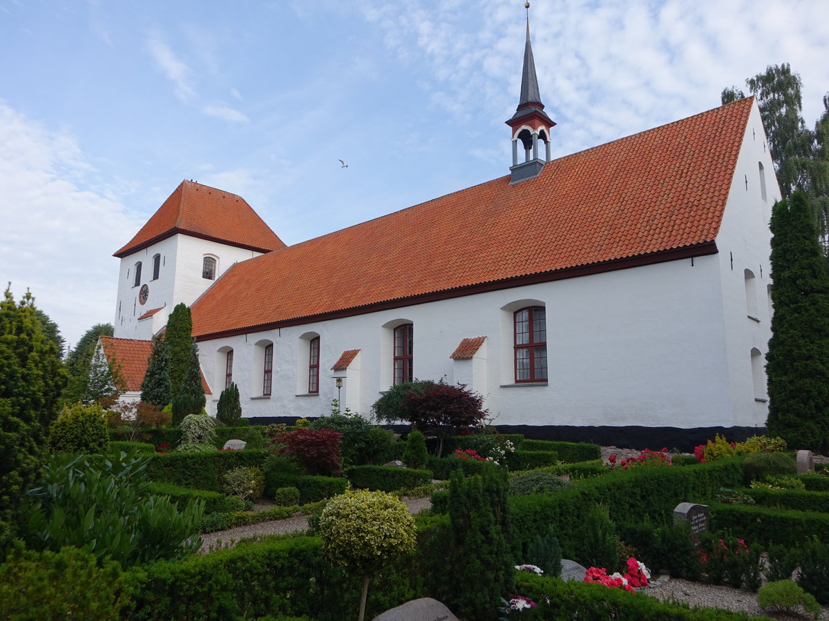 Ulkebol, Ev. Kirche am Kaplenivej, erbaut um 1200 (20.07.2019)