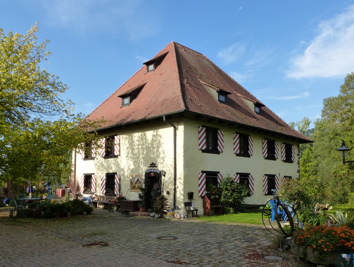 Umkirch, die Dachswanger Mhle, auerhalb des Ortes, 1930 wurde der Mhlenbetrieb eingestellt, heute ein landwirtschaftlicher Betrieb mit Hofladen, Sept.2013