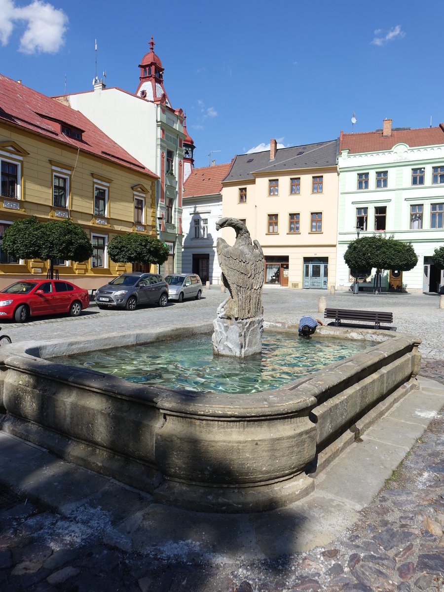 Unicov / Mahrisch Neustadt, Brunnen am Masarykovo Namesti (01.08.2020)