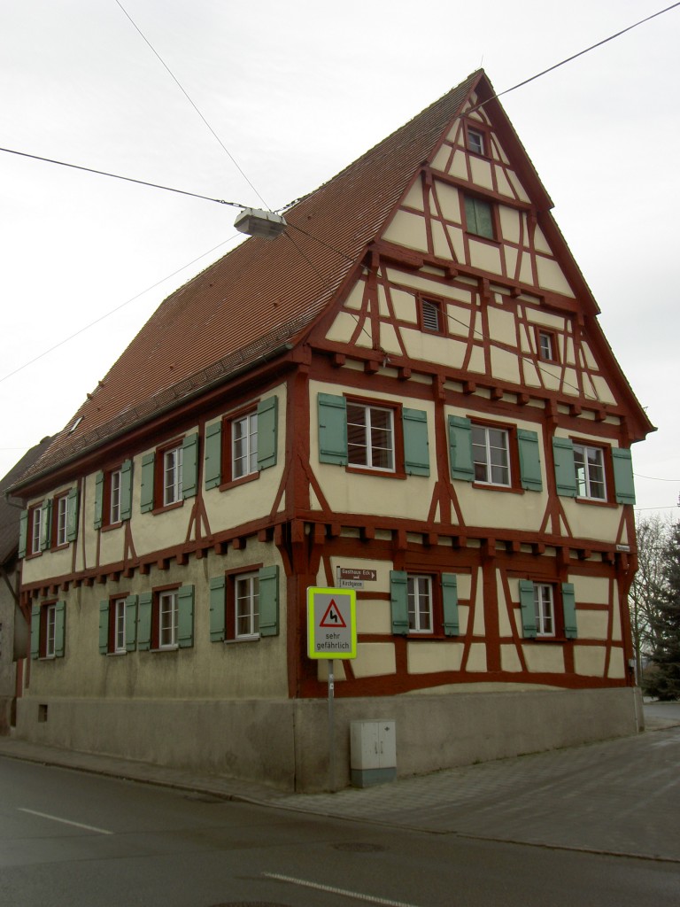 Unlingen, Altes Rathaus, erbaut um 1600, heute Vereinshaus (23.12.2013)