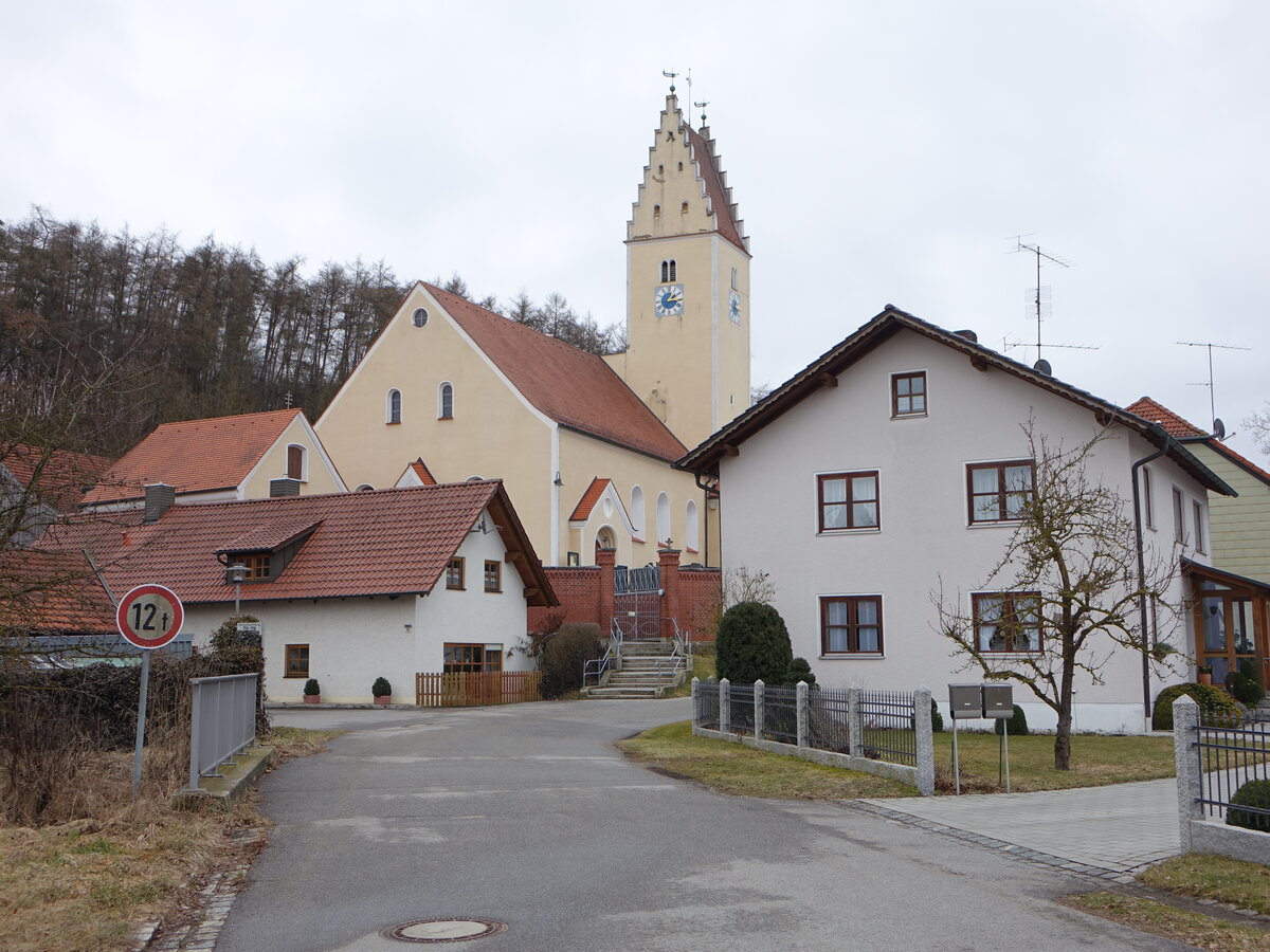 Unterlaichling, Pfarrkirche Maria Himmelfahrt, erbaut im 15. Jahrhundert (28.02.2017)