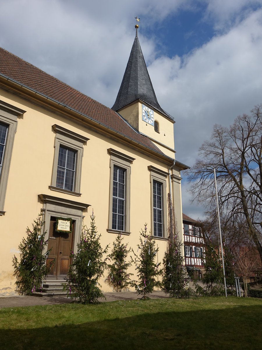 Untermerzbach, Ev. Pfarrkirche, Saalbau mit Walmdachdach, Chorturm mit Spitzhelm, 
Chorturm erbaut im 15. Jahrhundert, Langhaus sptes 17. Jahrhundert (24.03.2016)