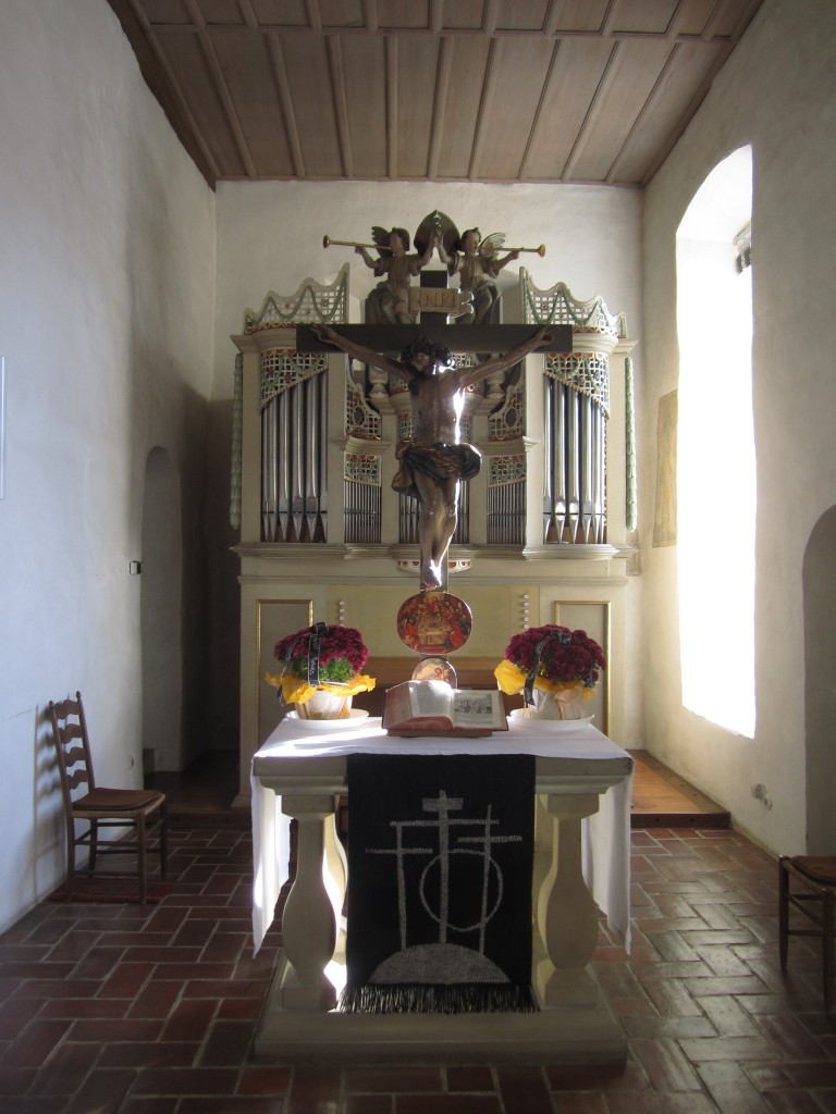 Unterregenbach, Altar und Orgel in der Ev. Kirche (25.11.2013)