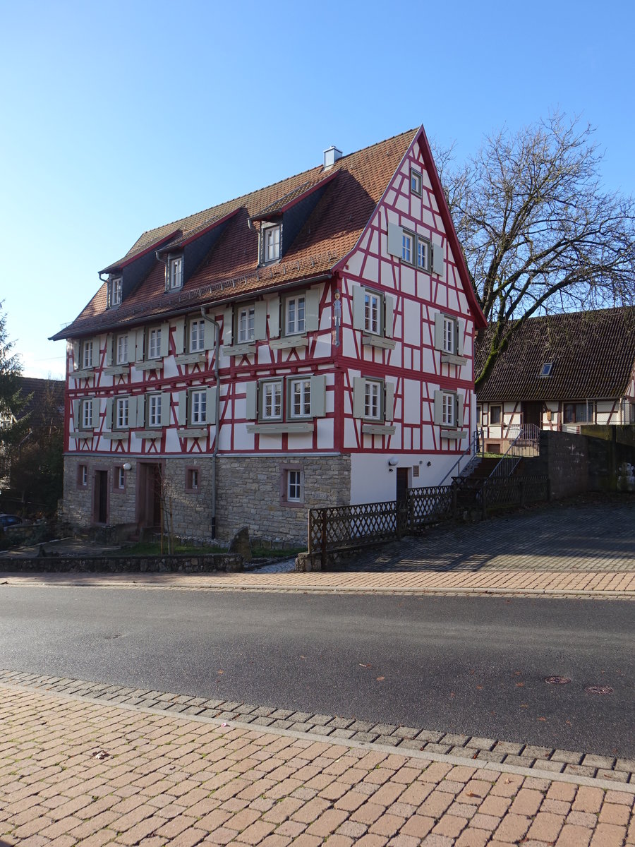 Unterschefflenz, historisches Fachwerkhaus in der Mosbacher Strae (24.12.2018)