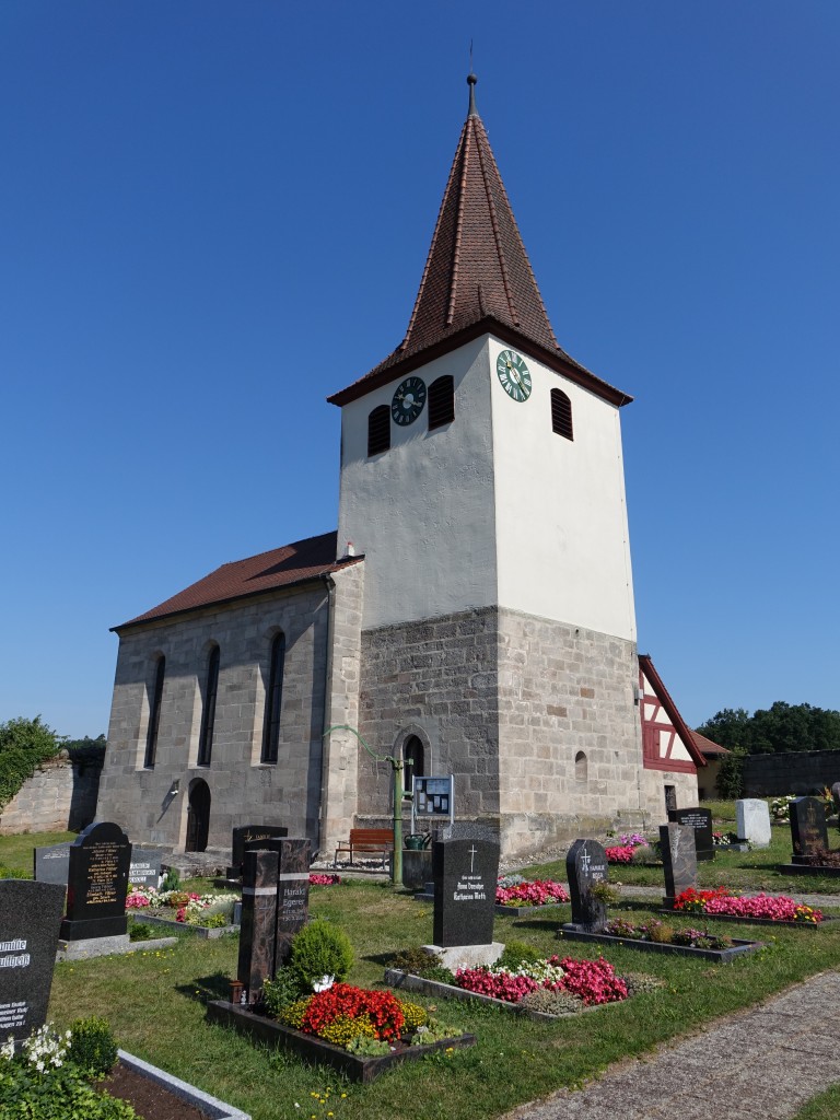 Unterschlauersbach, Ev. St. Andreas Kirche, Chorturmkirche, Kirchturm erbaut im 14. Jahrhundert, Langhaus erbaut 1720 (02.08.2015)