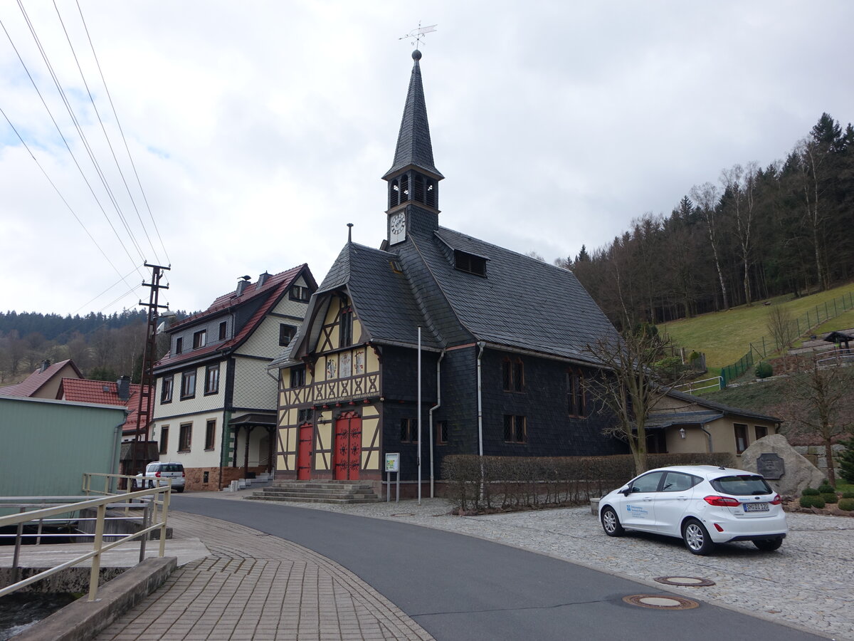 Unterschnau, evangelische Pfarrkirche St. Peter und Paul in der Schulstrae, erbaut 1900 (15.04.2022)