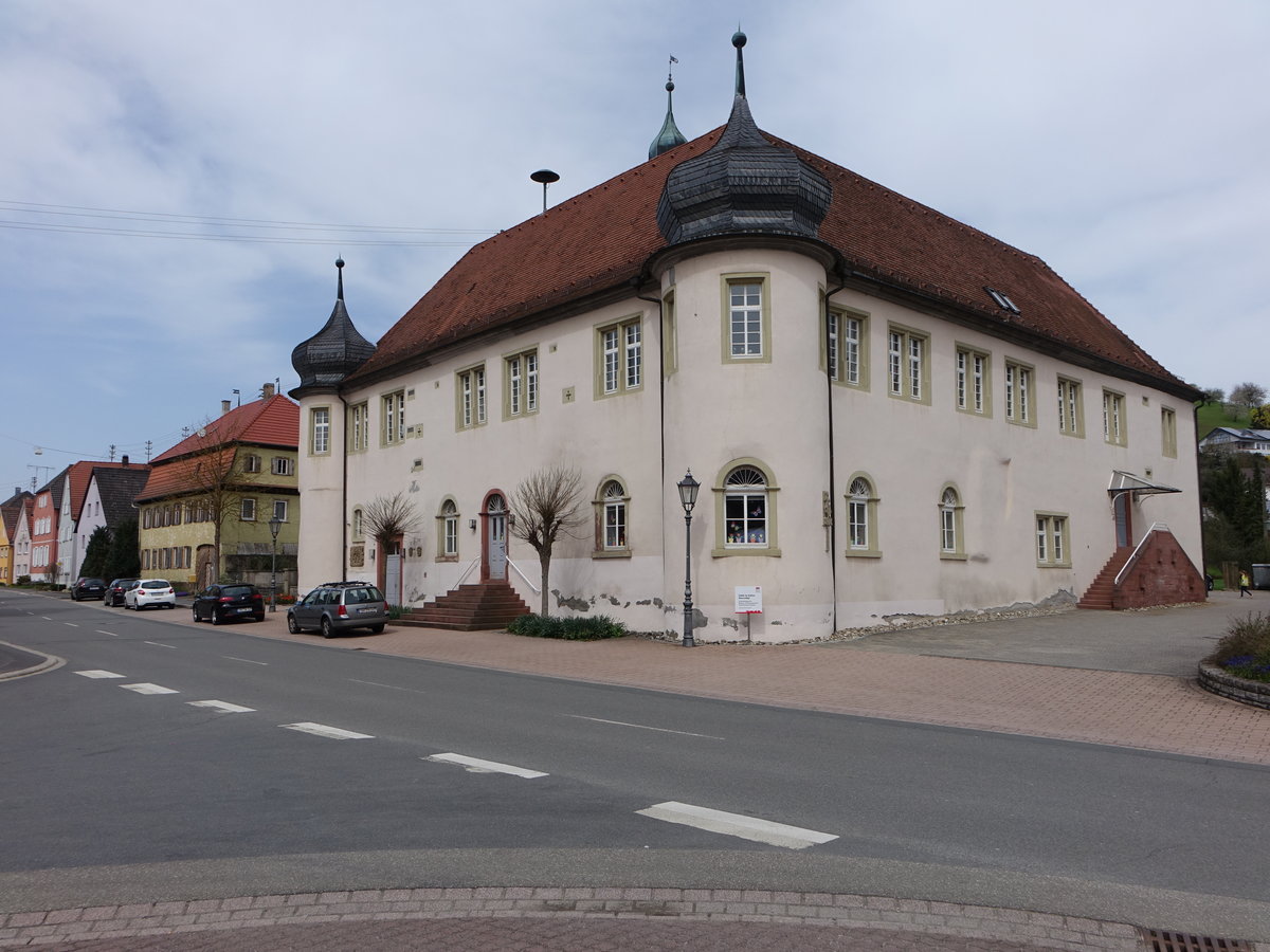 Unterschpf, Schloss Unterschpf, ein ehemaliges Wasserschloss, wurde ab 1610 anstelle eines aus dem Jahre 1561 stammenden Vorgngerbaus als Sitz der Ritter von Rosenberg im Renaissance-Stil errichtet (15.04.2018)