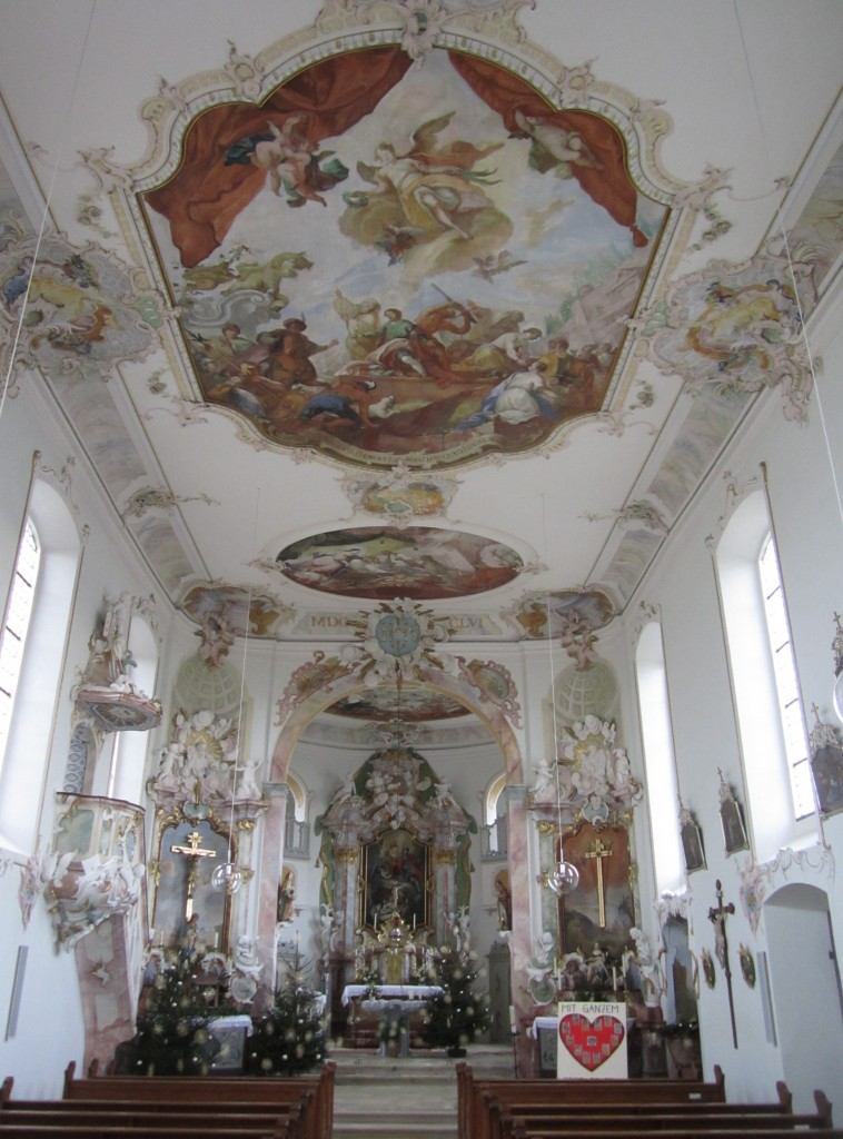 Unterwachingen, St. Cosmas und Damian Kirche, Deckengemlde und Altarbltter von Joseph Ignaz Wegscheider, Stuck von Guiseppe Pozzi (23.12.2013) 
