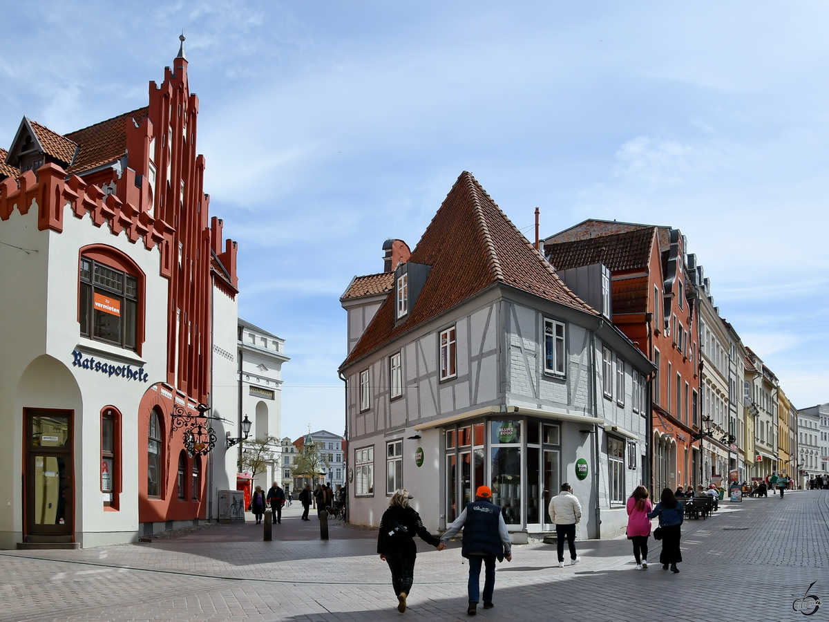 Unterwegs in der Altstadt von Wismar. (Mai 2023)