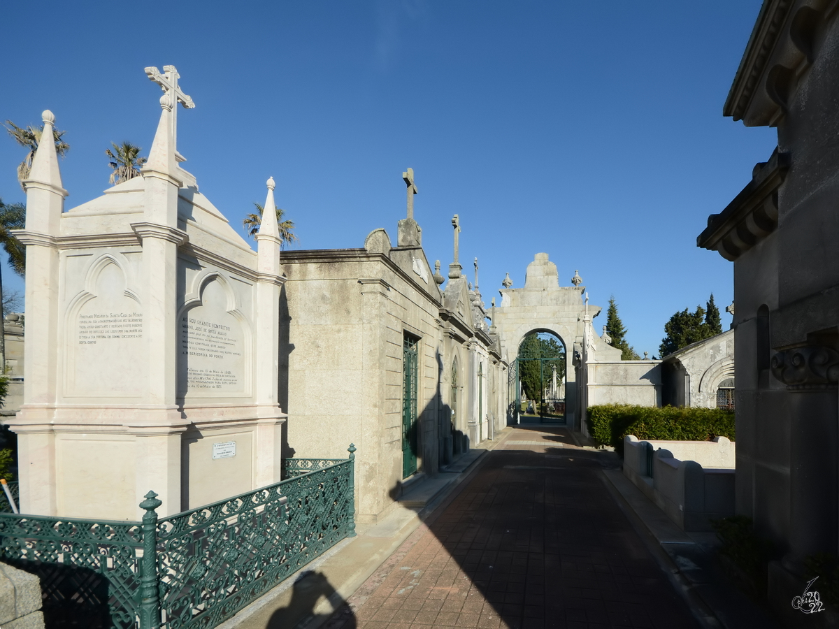 Unterwegs auf dem Gelnde des Friedhofes von Lapa (Cemitrio da Lapa), welcher sich zu einer Begrbnissttte des wohlhabenden Brgertums entwickelte. (Januar 2017)